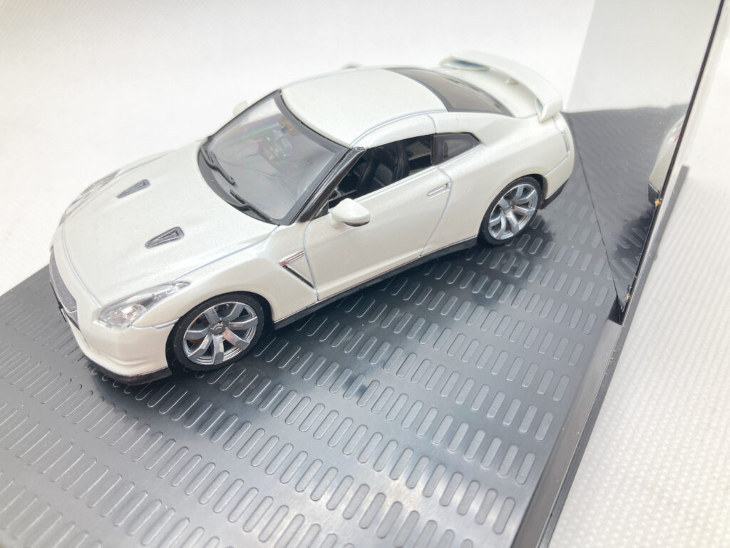 日産特注　143 GTR R35 ホワイト　初期販売モデル 2800 (4)